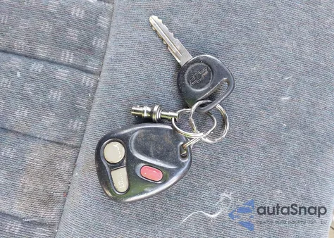 2001 Chevrolet S-10 Ls из США, поврежденный, VIN 1GCCT19W518146365